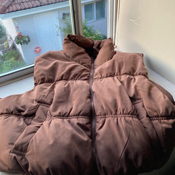 Brown cropped puffer vest - Picture 1 of 1